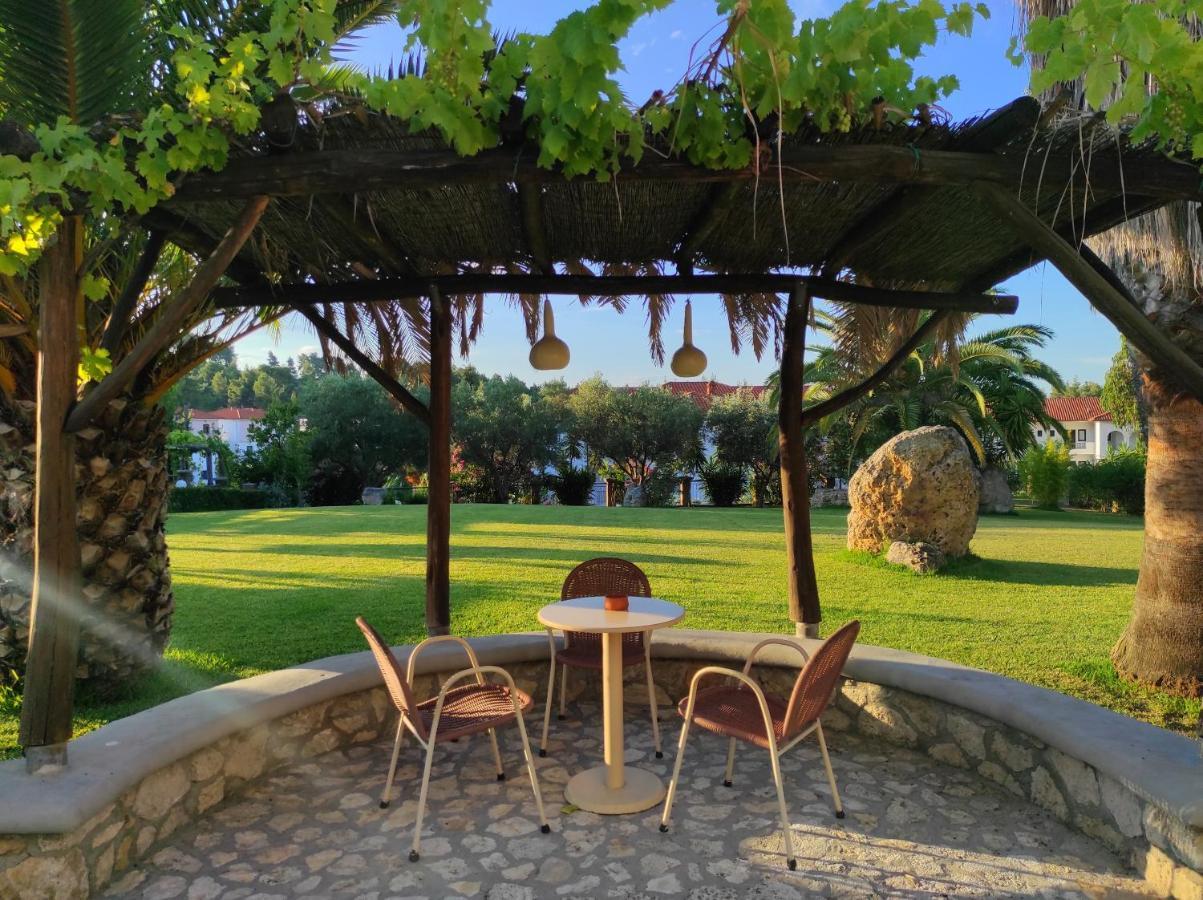 Chrouso Apartments Paliouri Bagian luar foto