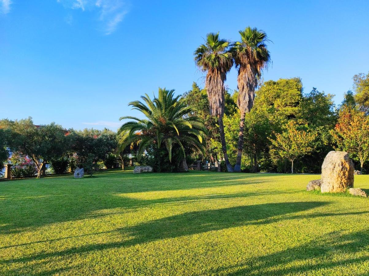 Chrouso Apartments Paliouri Bagian luar foto